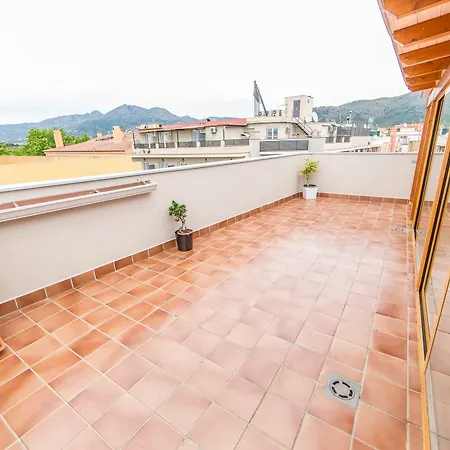 Studio Penthouse